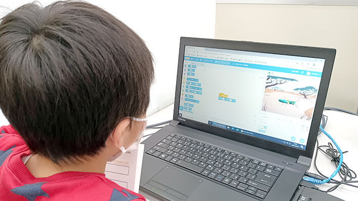 ジュニア お子様のパソコン学習の様子