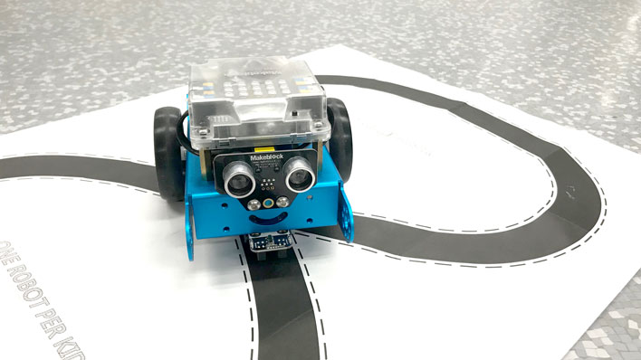 mBotロボットプログラミング教室　ロボットをコース通りに走らせよう